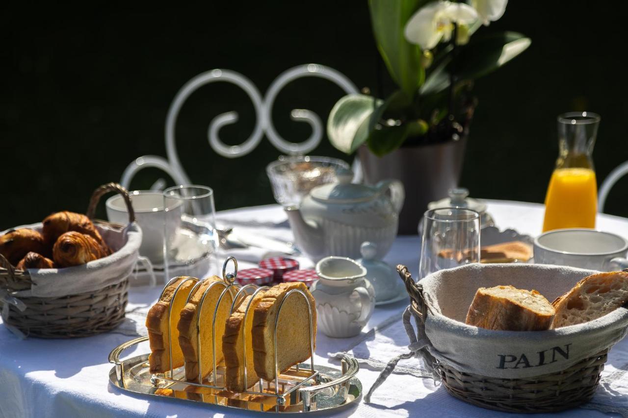Manoir Le Coutureau Maisons D'Hotes Rouffignac-de-Sigoules ภายนอก รูปภาพ